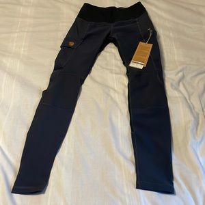 Fjall Raven leggings in xs